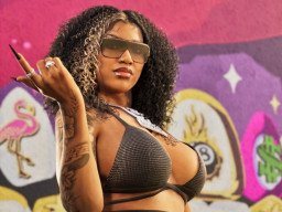 gta6 screenshot dazed roxy