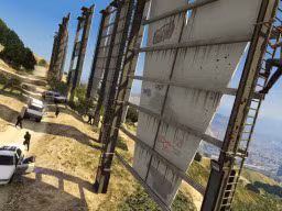 GTA5 050 Vinewood Climbing Police